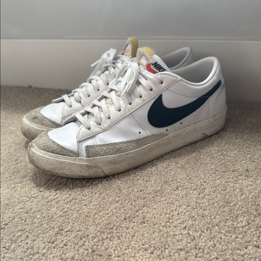 Nike Blazer Low - image 1